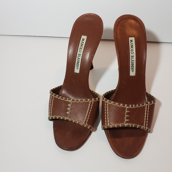Manolo Blahnik, Size 7 Abseloutly great shape Fits true to size - Picture 2 of 4